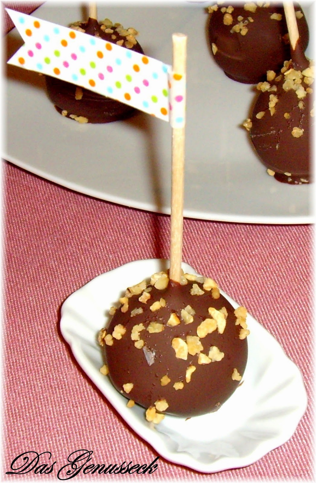 Das Genusseck: Erdbeer-Vanille-Torte mit Schokoladen-Marzipan-Decke