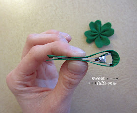 DIY St. Patrick's Day Shamrock / Four Leaf Clover Hair Bow / Clip / Barrette - www.sweetlittleonesblog.com