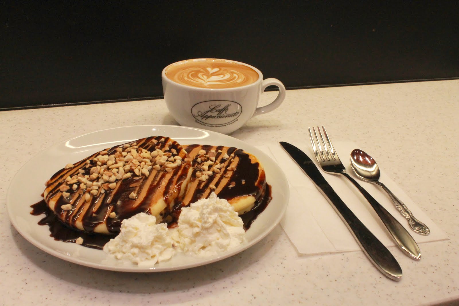 そとめしクリップ スイーツ部 Cafee Appasionato カフェアパショナート 新丸ビル店のパンケーキセット