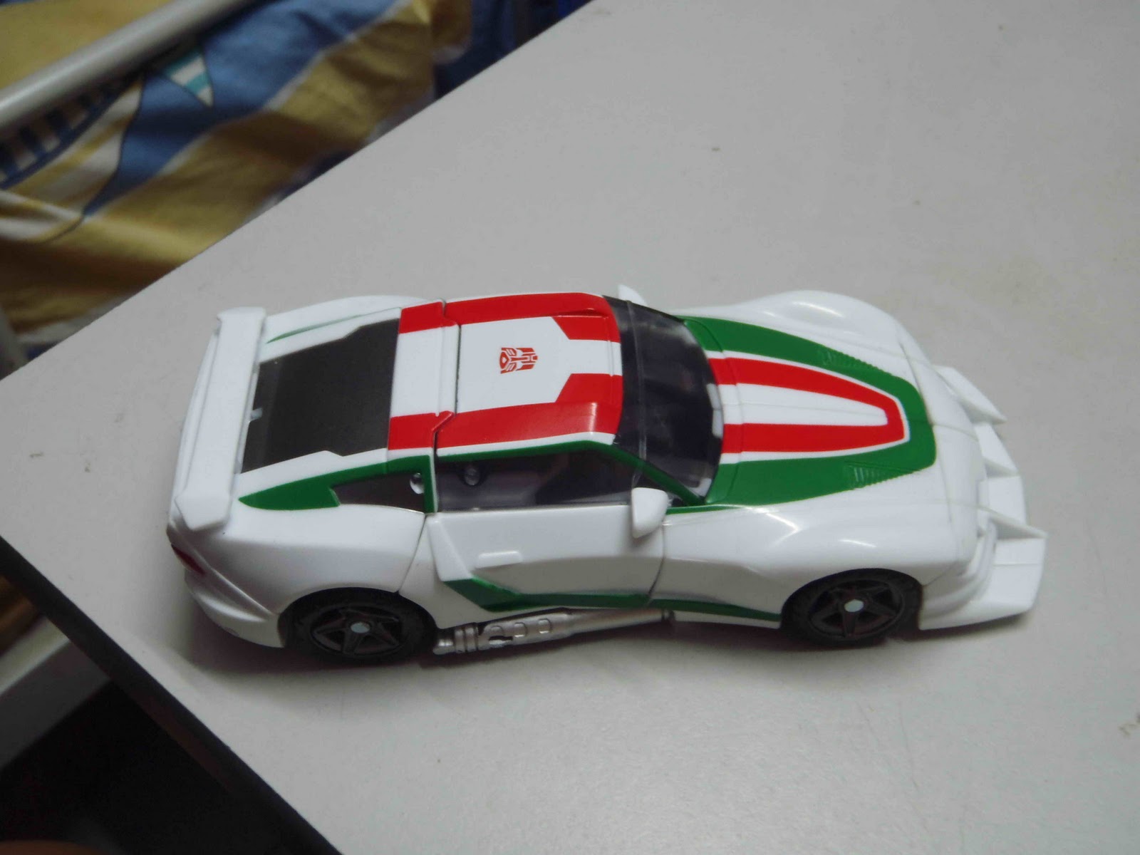 New Cybertron Transformers Review Generations Wheeljack