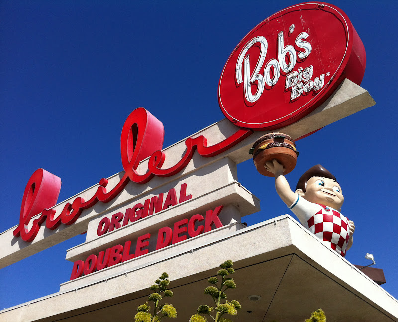 wacky tacky Chow Time Bob's Big Boy Broiler