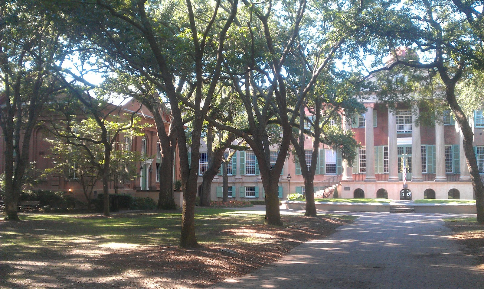 Coen at the College of Charleston De stad en de campus