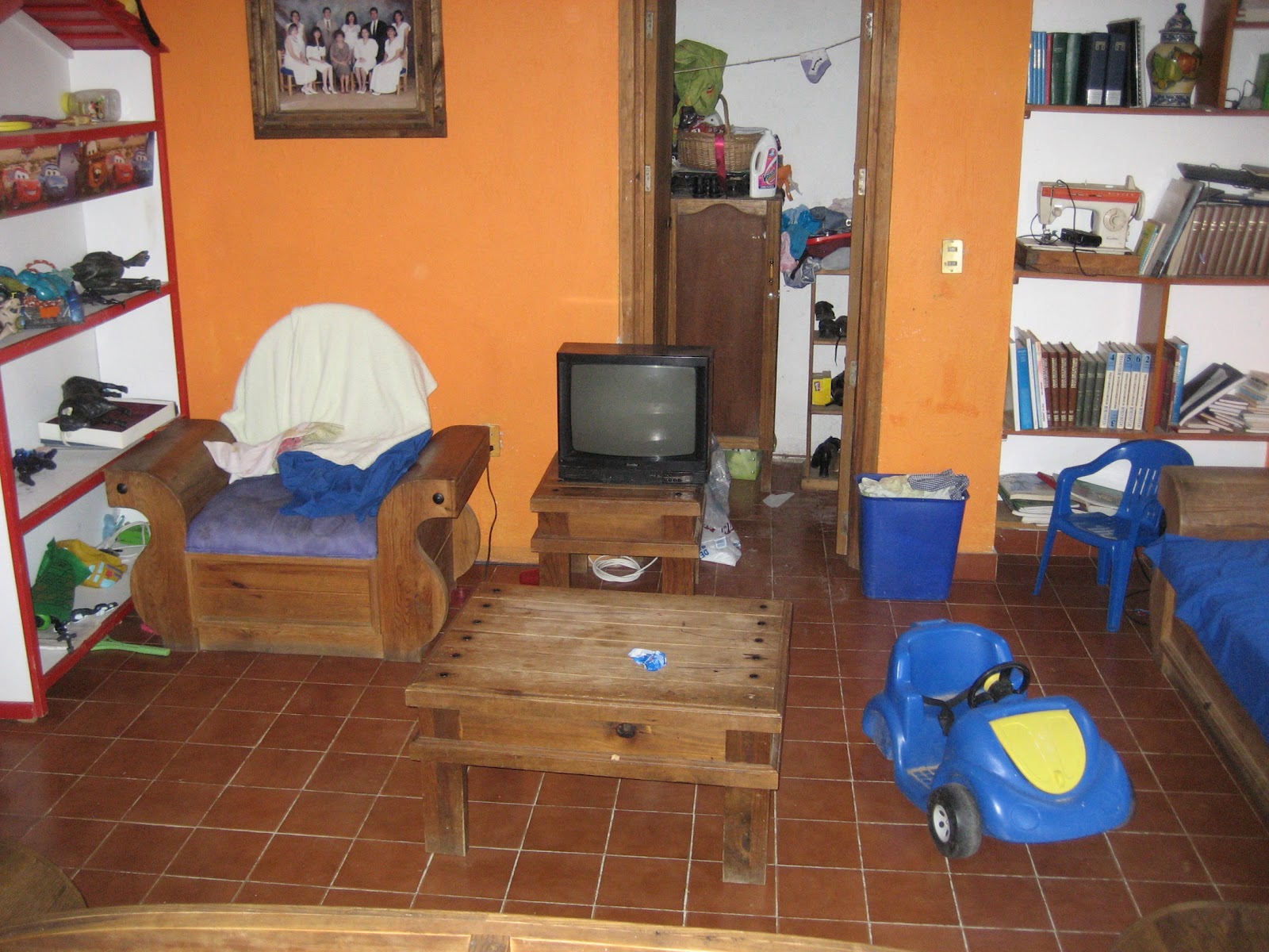 2 México 4 the Titans: La casa con la cocina, comedor, y sala