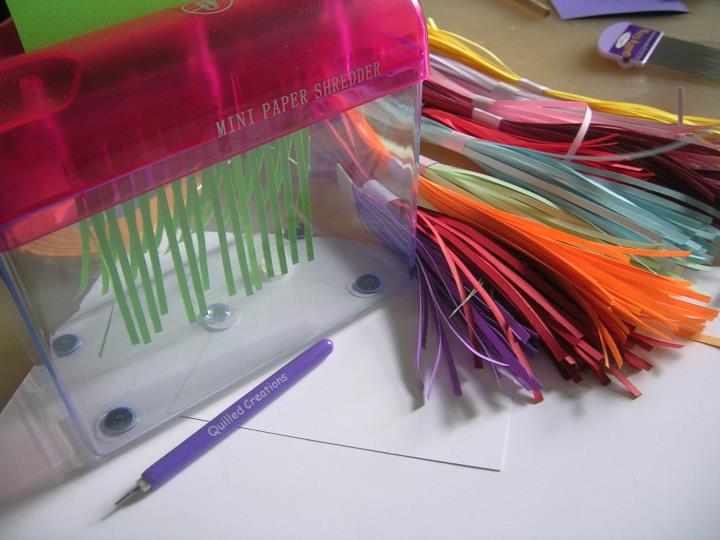 FlaPer Craft mini paper shredder..