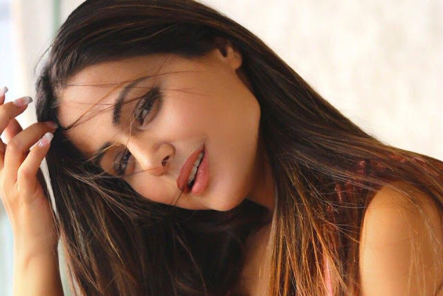 Hina khan lovely pics Hina khan lovely pics