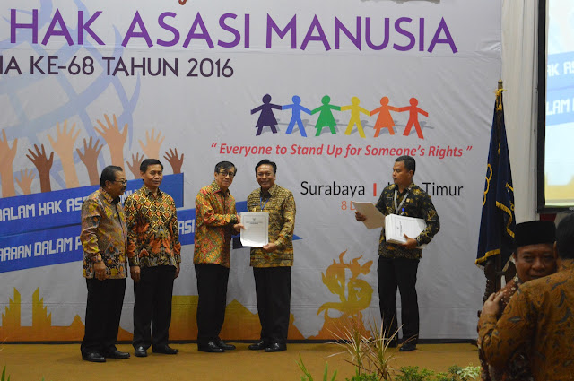 76aa96c6247d58f3b8bda6e87df8e265