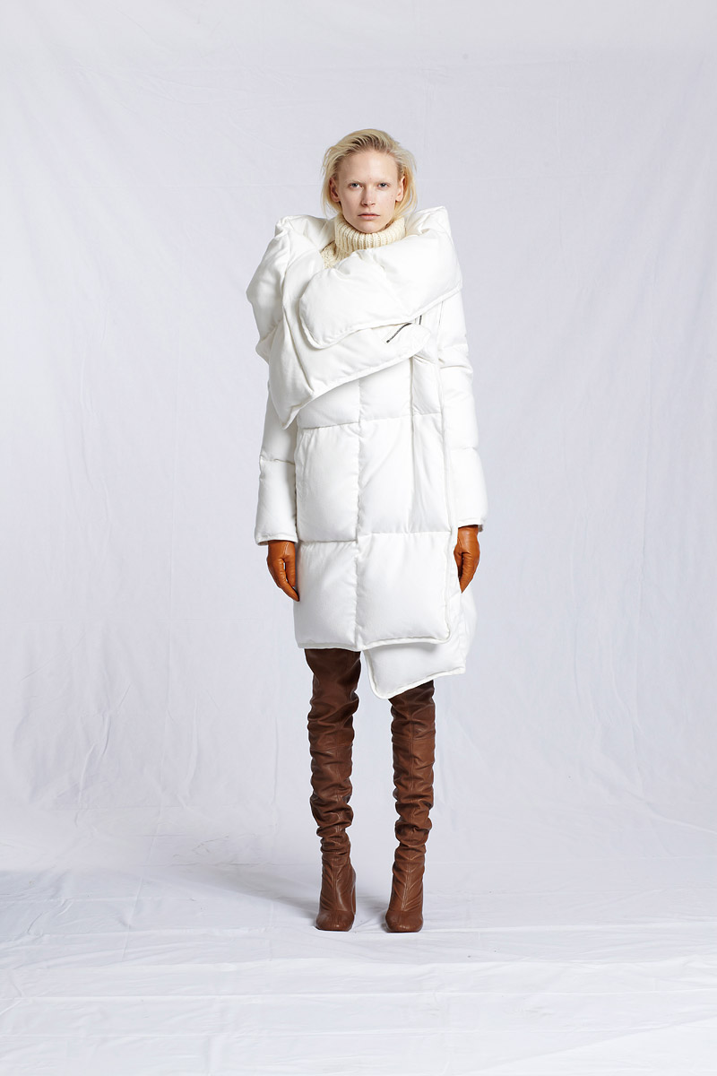 Пуховики женские в стиле бохо. Сшить пуховик своими руками с пухом. Куртка оверсайз летучая мышь. Пальто одеяло. Куртка со стеганой подкладкой.