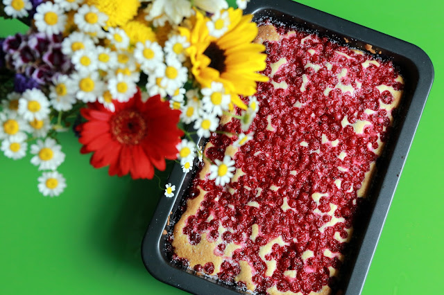 Sachen die glücklich machen: Johannisbeer Rührkuchen vom Blech (DER ...
