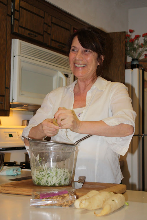 Gabriele is making a pressed salad