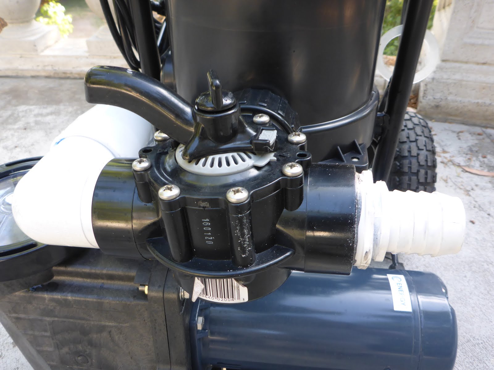 Swimming Pool Tips & Reviews Mini Vac II Portable Pool Vacuum System