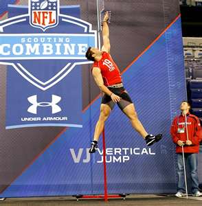 Tebow+vertical+jump.jpg