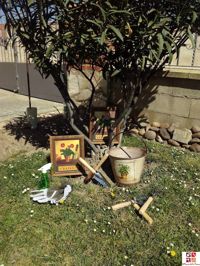 tunear un cubo con decoupage