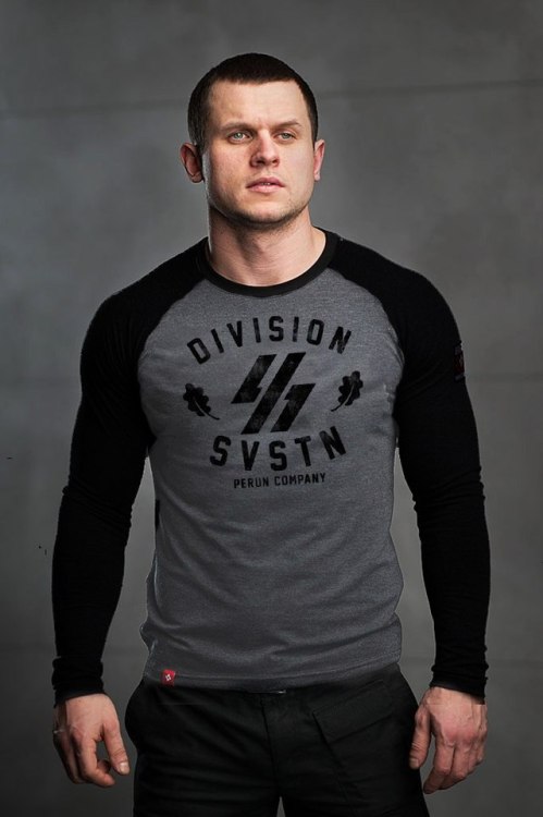 Свастон толстовка. Свастон азов. Магазин свастон. Футболка si vis pacem para bellum. Svastone punisher футболка.