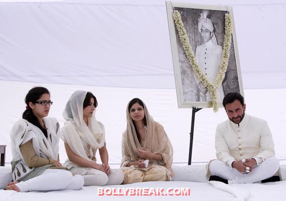 Soha ali khan and sisters - (4) -  Bollywood stars and their siblings