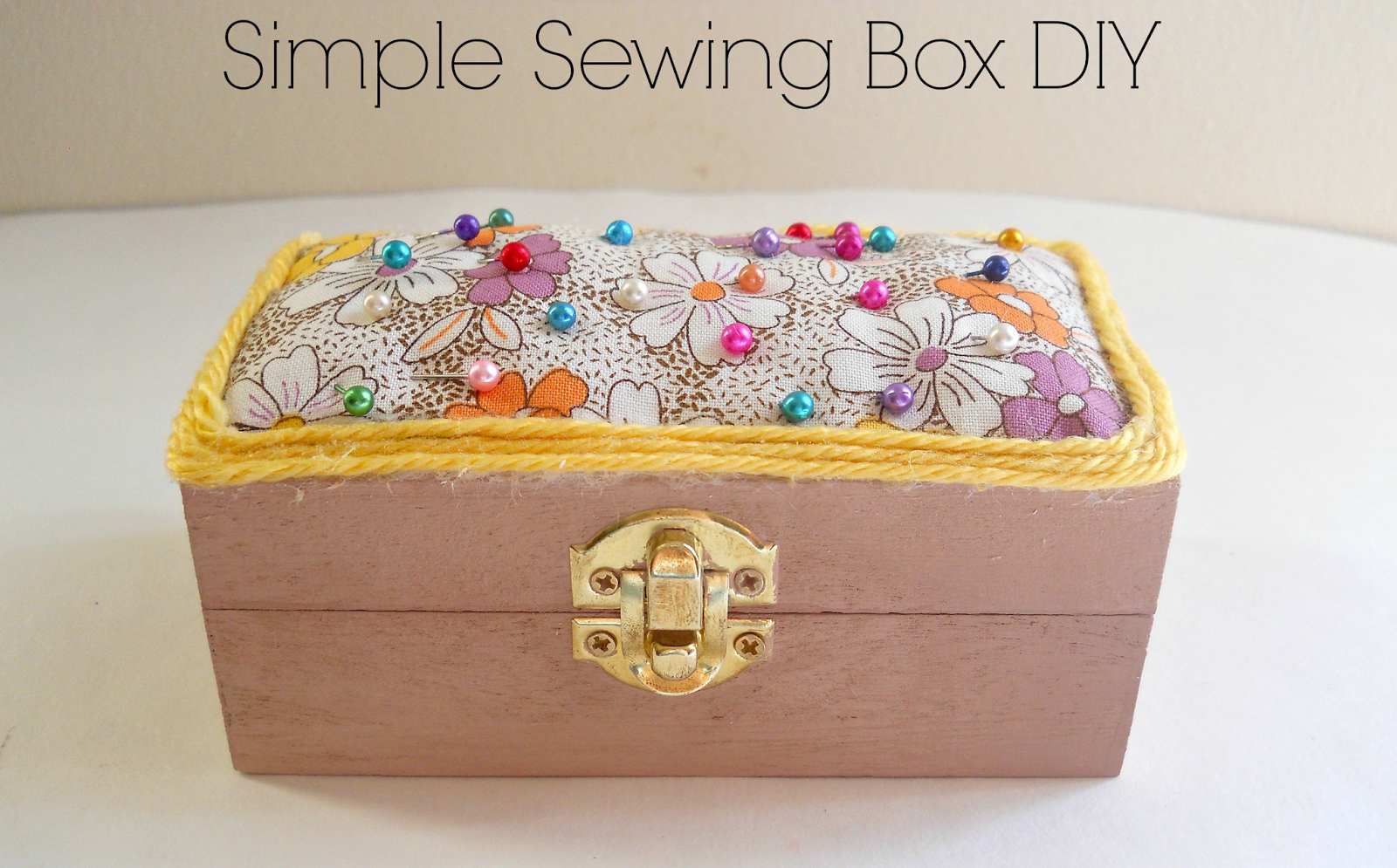 simple-sewing-box-diy-running-with-a-glue-gun
