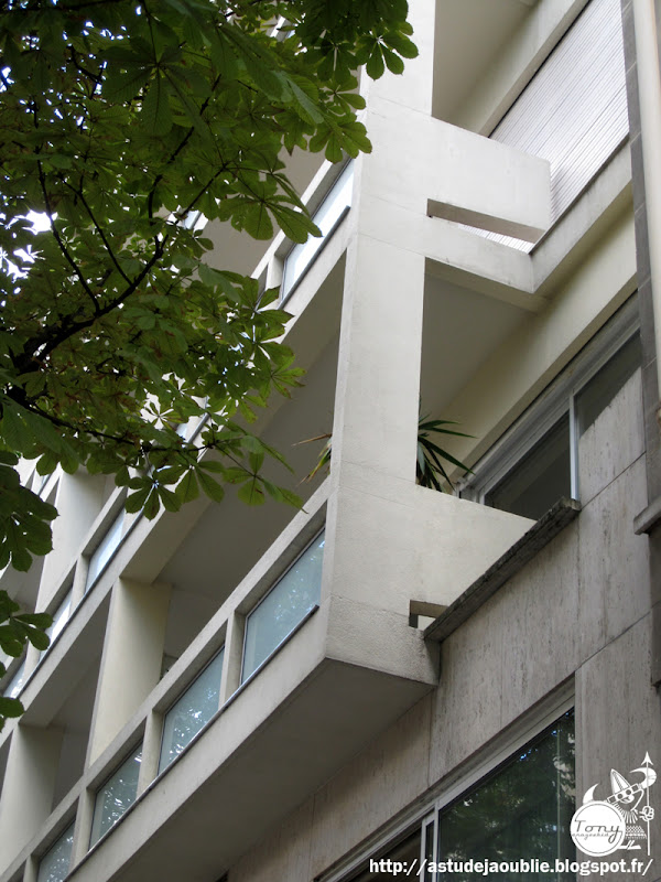 Paris 16ème - Immeuble rue des Belles-Feuilles  Architectes: Jean Ginsberg, André Ilinsky  Construction: 1950-1952
