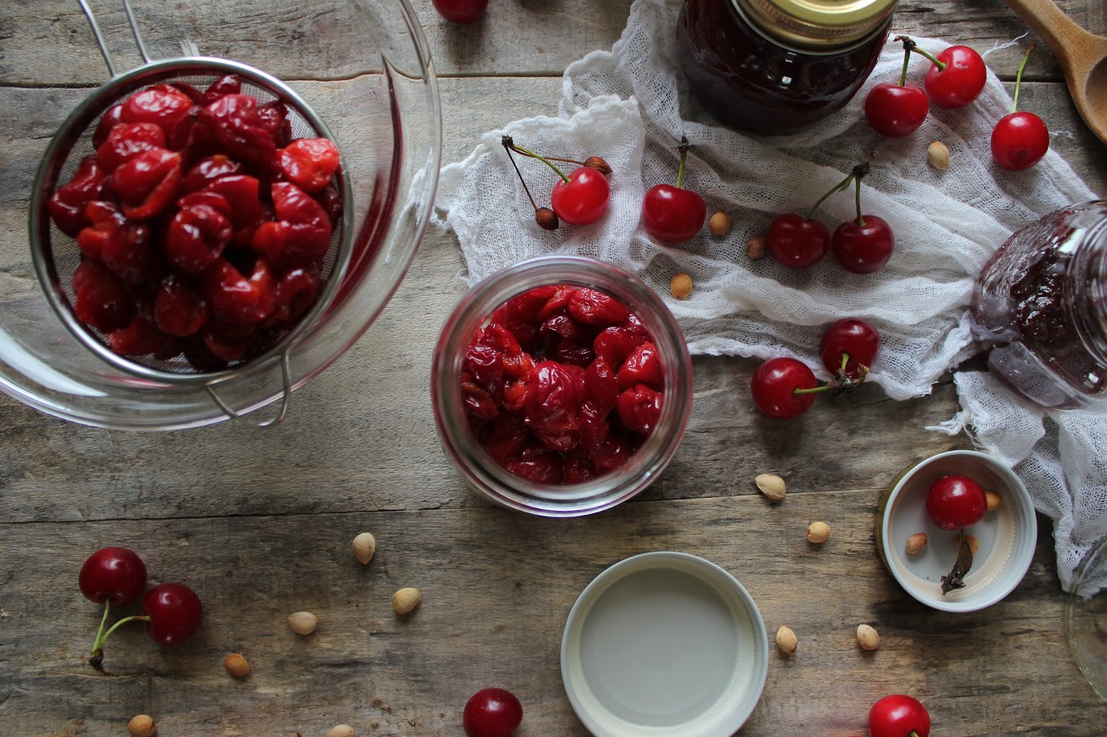 Vanilla&Staubzucker Sour black cherries in syrup Amarene sciroppate