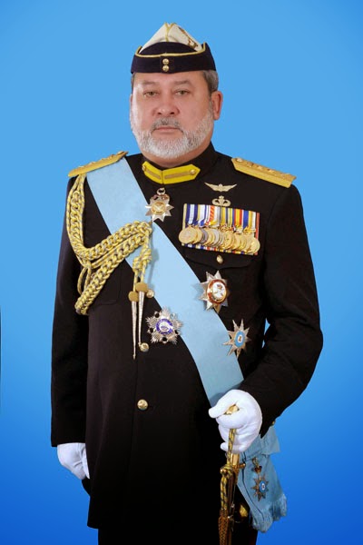 Potret rasmi  Sultan  dan Permaisuri Johor 