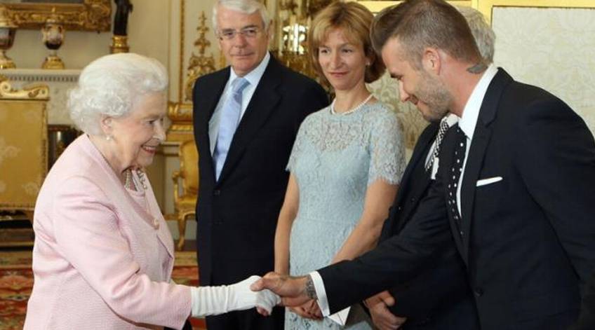 David Beckham Bangga Pamer Photo Bareng Ratu Elizabeth