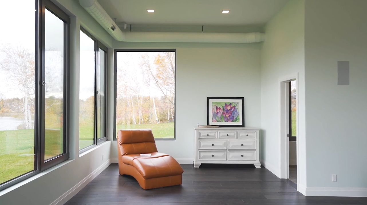19 Photos vs. 147 Bethel Lake Ct, Sudbury, ON Mansion Interior Design Tour