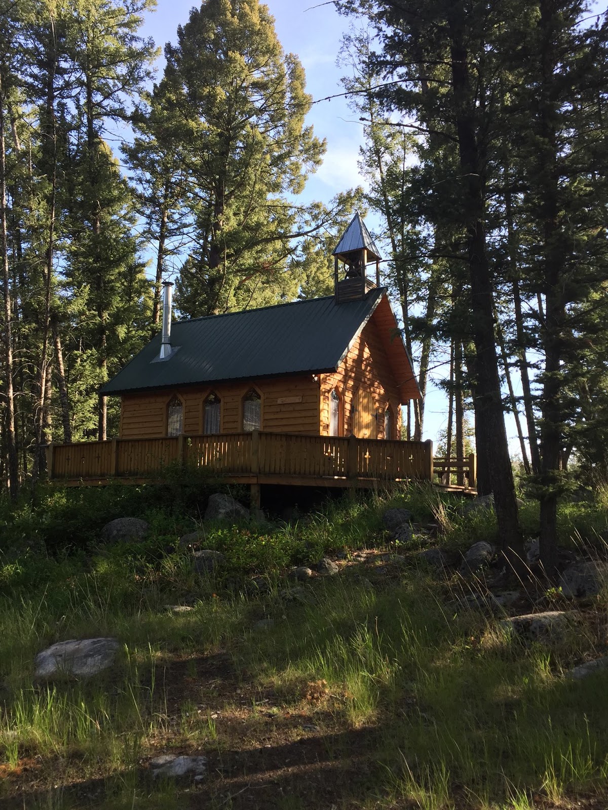 Boulder Creek Lodge Montana "The Official Home of Glamping" is waiting for your visit to