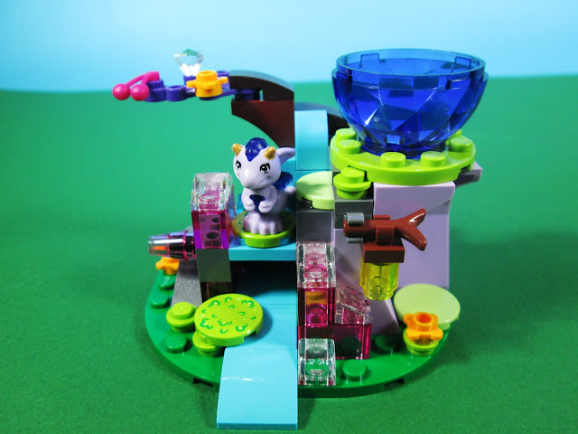 Set LEGO® Elves 41171 Emily Jones e o Dragão Bebé do Vento