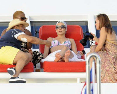 Jennifer Lopez holidaying on private yahct