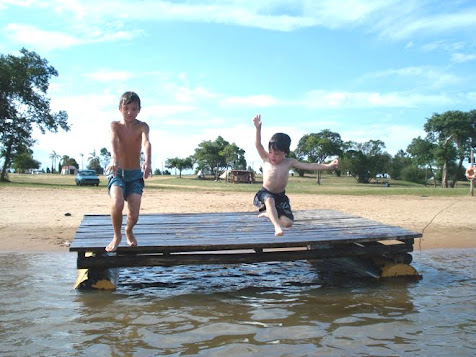 Manu y Santino Dios