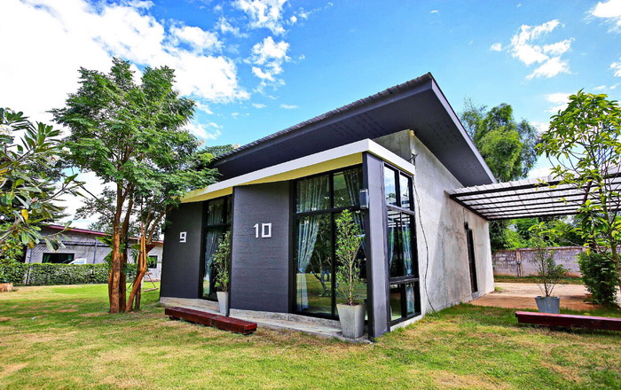 If you have a limited home-building budget but you want to spend the most for your money, then we have found some amazingly inspiring design ideas. If you don't have the capability to build a 3 to 5-bedroom house, it doesn't mean that the house you have to build needs to be ordinary or simple, and it's actually quite the opposite in fact!  There are a lot of benefits and advantages of having a small home. It saves money, with the low cost of maintenance and energy efficiency. All you need is enough space to enjoy life with your loved ones. To help you with some creativity, we have selected 50 extremely well-done small sized house design ideas to inspire you. This article is filed under: small house floor plans, small home design, small house design plans, small house architecture, beautiful small house design, small house plans modern   SEE MORE: