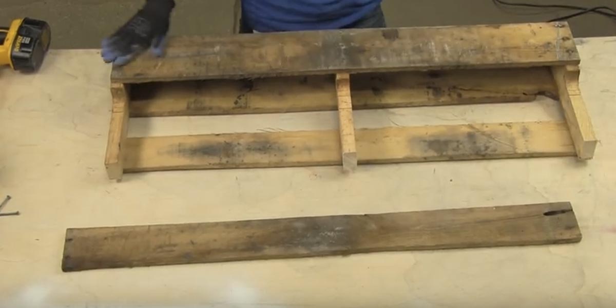 She Picked Up A Pallet On The Side Of The Road And Creates Something