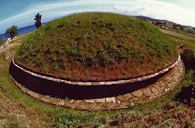 Italy tumulus dome receivers were built on natural rock monoliths by Etruscans