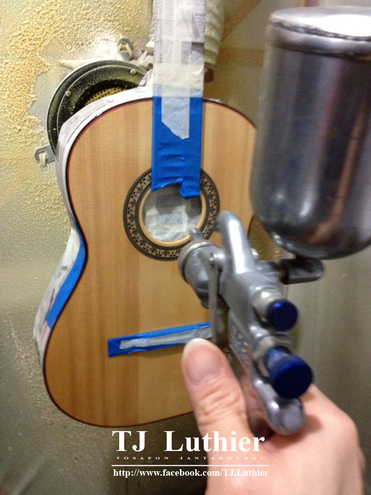 Tosapon Jantarothai Guitar Guitar Finishing Nitrocellulose lacquer