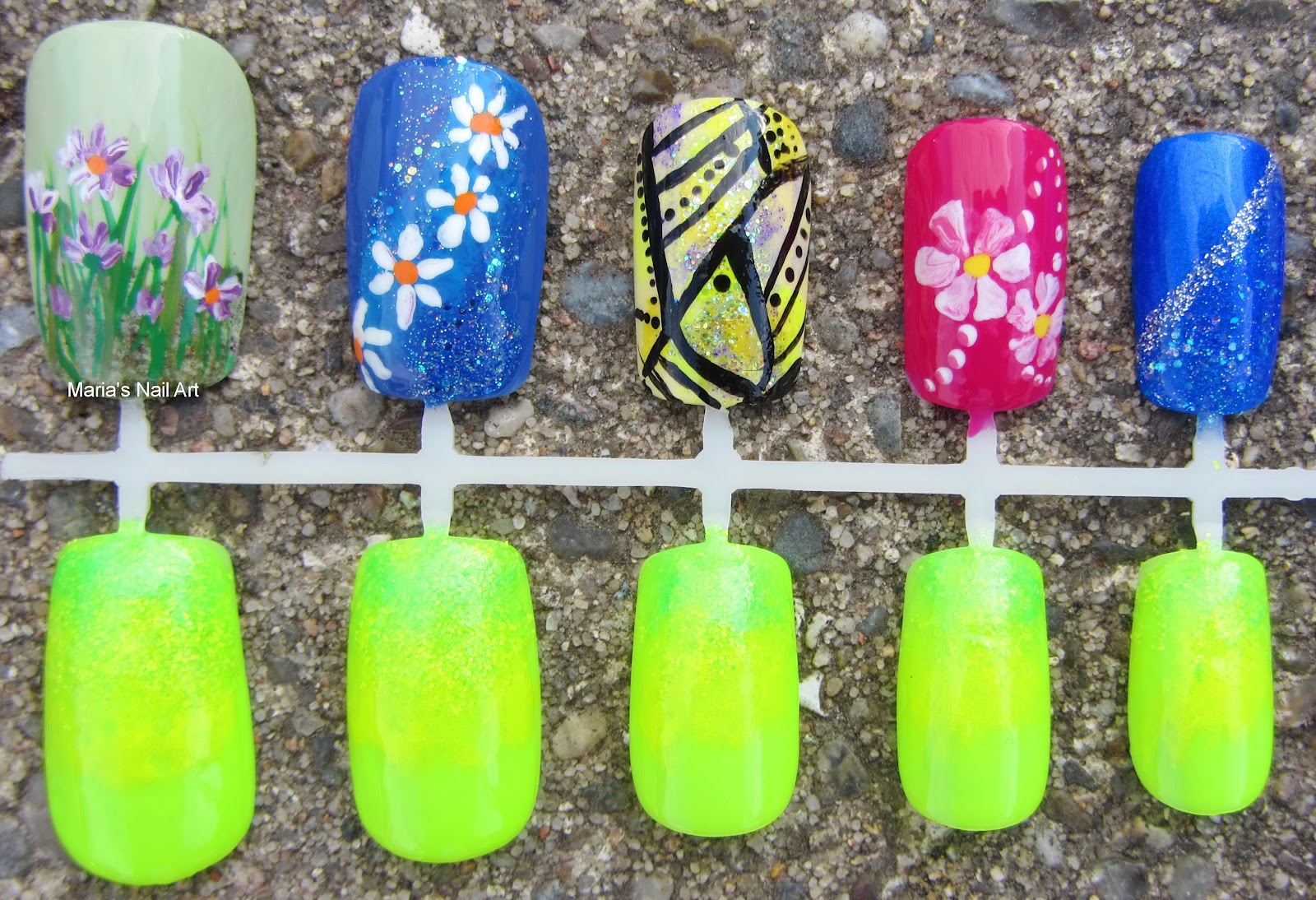 Marias Nail Art and Polish Blog: Sponging as effect & gradients - Artsy