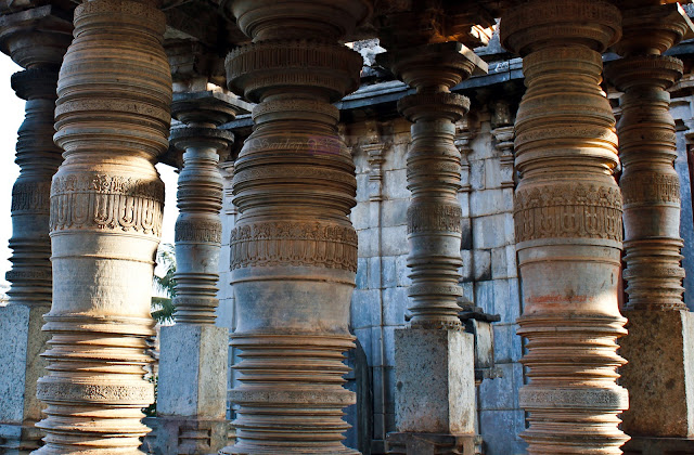 The pillars of the mukhamandapa outside the Parshvanatha Basadi