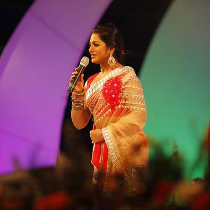 Meera Anil malayalam television anchor new navel show photos in saree
