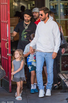 2AAA Tired of messing with the ladies, Scott Disick goes on an outing in LA with his kids