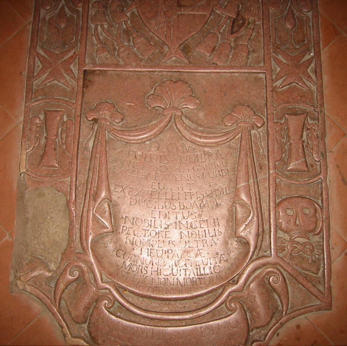 Cattedrale: stele tombale