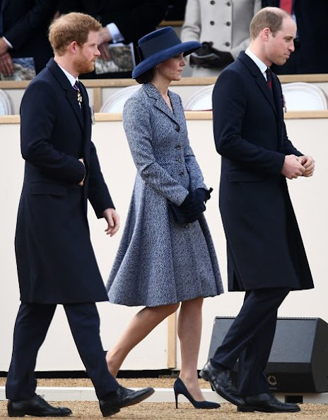 Kate Middleton wore Michael Kors Dresscoat from Spring/Summer 2014 collection. Countess Sophie wore Azzedine Alaïa Wool blend knit dress