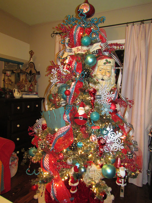 There's No Place Like Home: How I Decorate My Christmas Trees