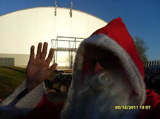 Joulupukki palvelee kaamosaikana valoa teille tuoden 044-3380291