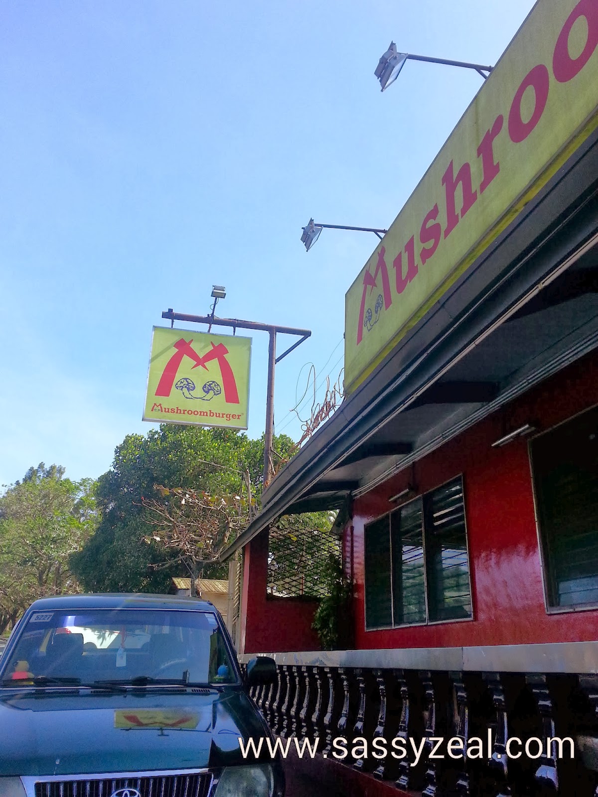 Sassyzeal Famous Mushroom Burger in Tagaytay