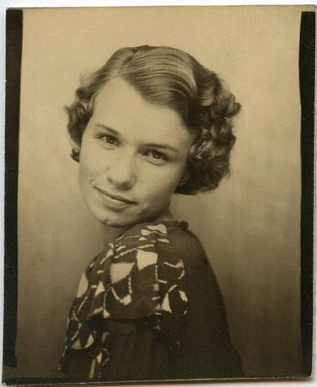 Short Curly Hair The Popular Fashion Hairstyle Of 1930s Girls