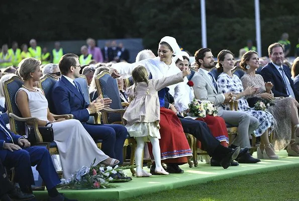 Queen Silvia, Crown Princess Victoria, Prince Daniel, Princess Estelle, Prince Carl Philip, Princess Sofia, Princess Madeleine and Christopher O'Neill