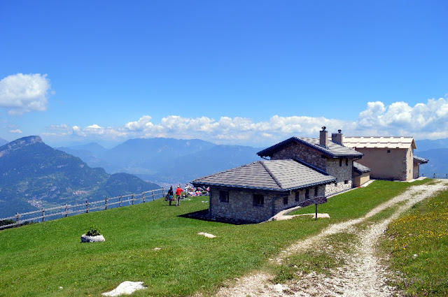 rifugio altissimo damiano chiesa