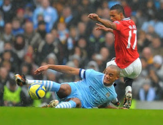Prediksi Skor Akhir Pertandingan Manchester City vs Manchester United Liga Inggris 2012