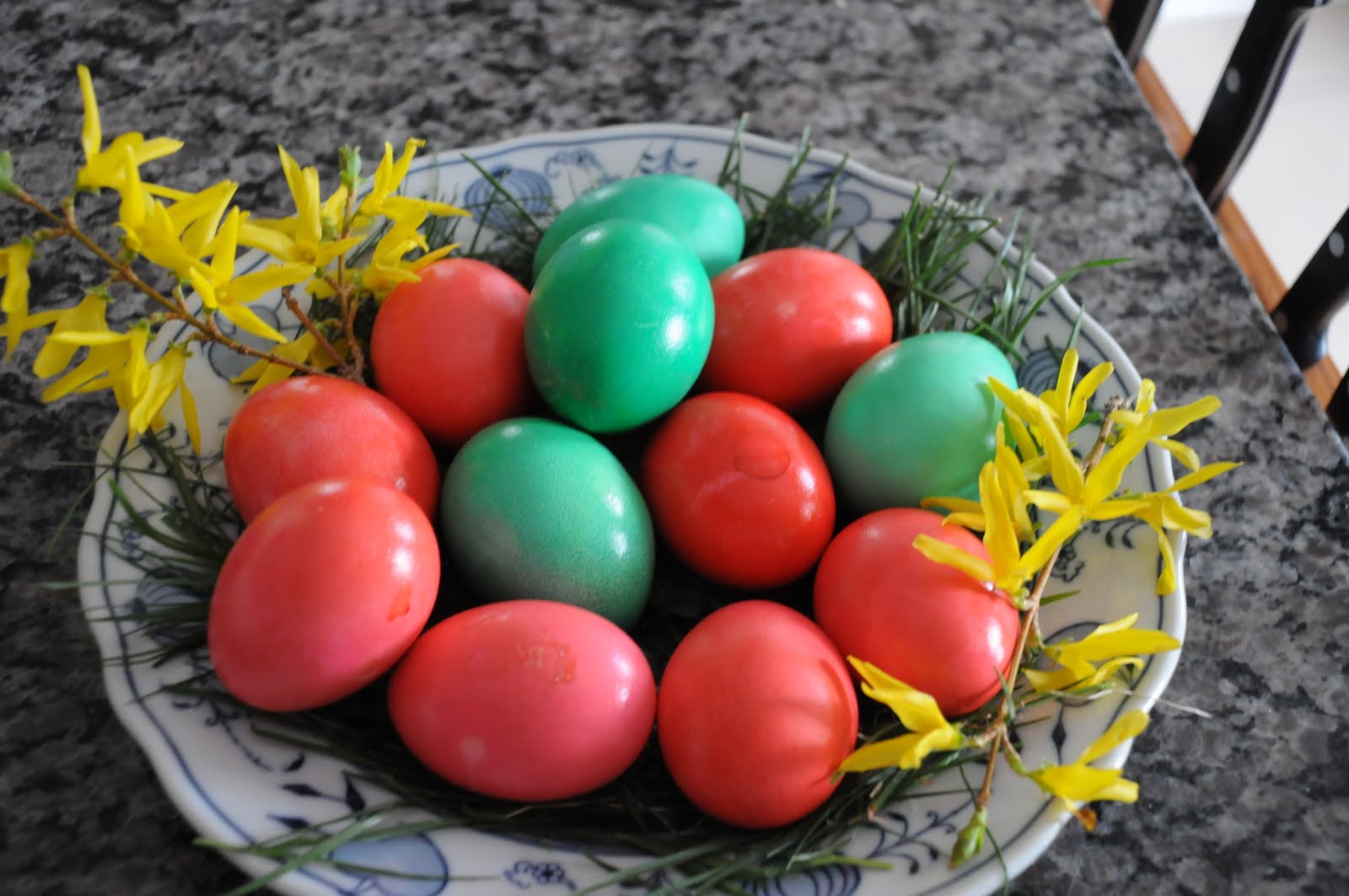 teaching HOW TO COLOR EASTER EGGS