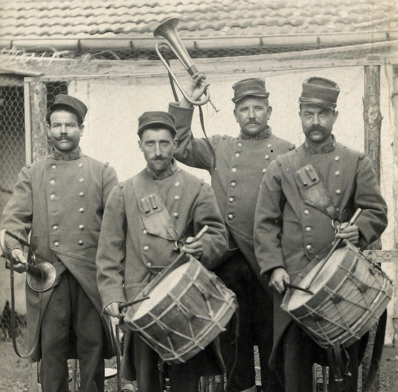 TempoSenzaTempo The Drums and Trumpets of War