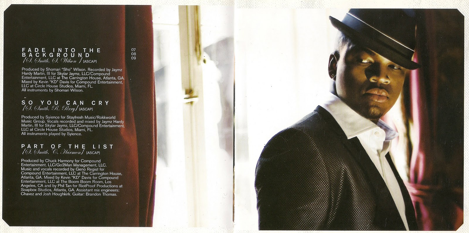 Gentleman Of The Year Encarte: Ne-Yo - Year Of The Gentleman (UK Edition) - Encartes Pop