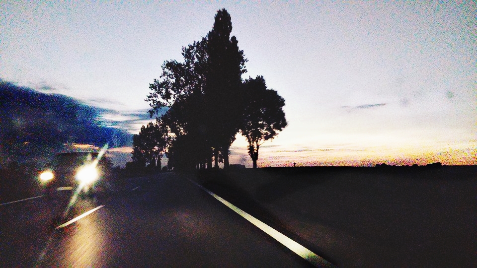 Droga nocą.