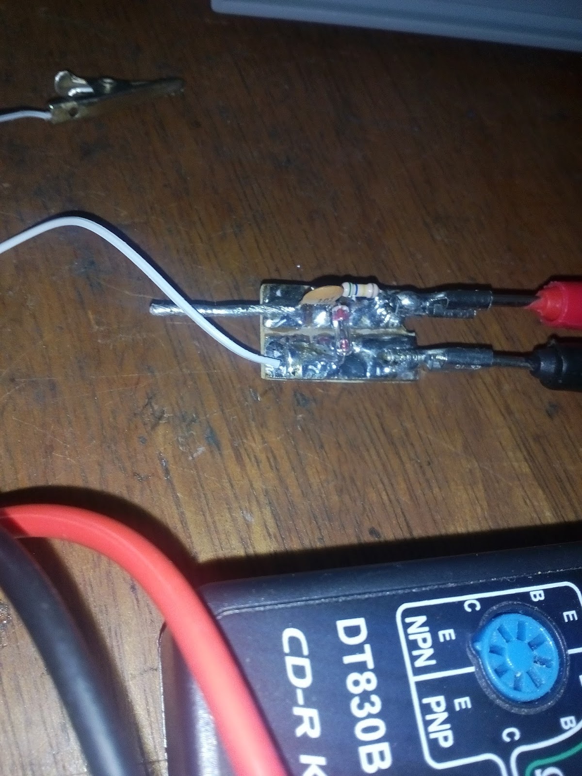 du1vss home brews QRP RF Voltmeter from your Junk Box